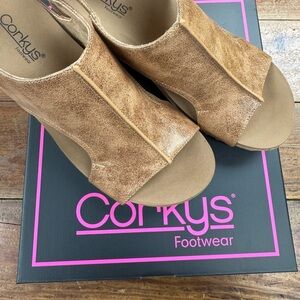 Corkys Wedges - Carley’s Distressed Cognac